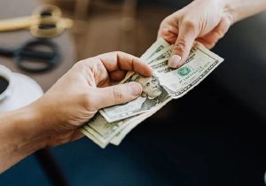 Nằm mơ thấy chồng cho tiền đánh con gì bách phát bách trúng?
